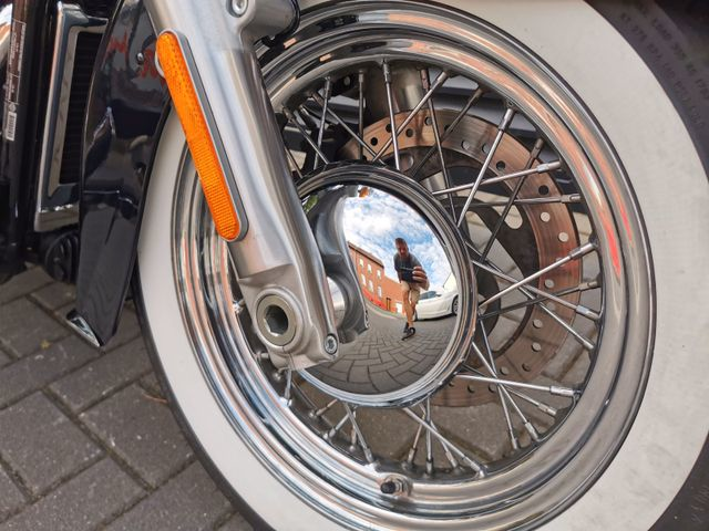 Hauptbild bild 94 HARLEY DAVIDSON FLDE Softail Deluxe 107 | nur 8217 km
