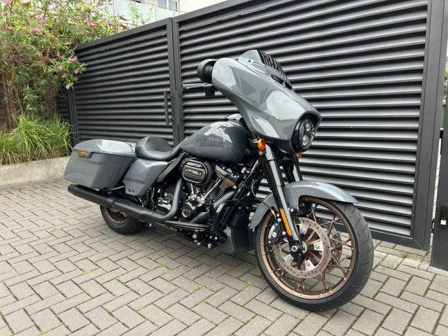 Hauptbild bild 15 HARLEY DAVIDSON FLHXST Street Glide ST 117