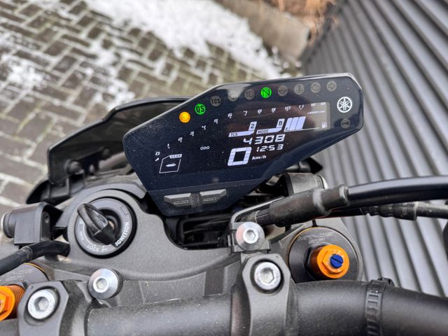 Hauptbild bild 40 YAMAHA MT 09 SP | nur 4308 km | 1.Hand