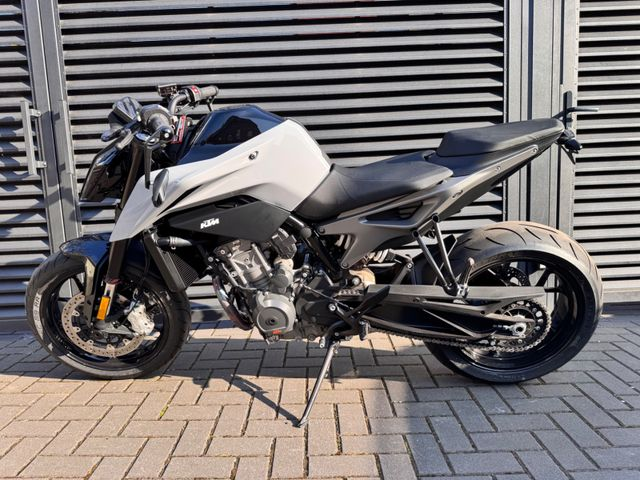 Hauptbild bild 16 KTM Duke 790 L kurzes Heck | IX Race Auspuff