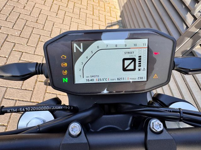 Hauptbild bild 8 KTM Duke 790 L kurzes Heck | IX Race Auspuff