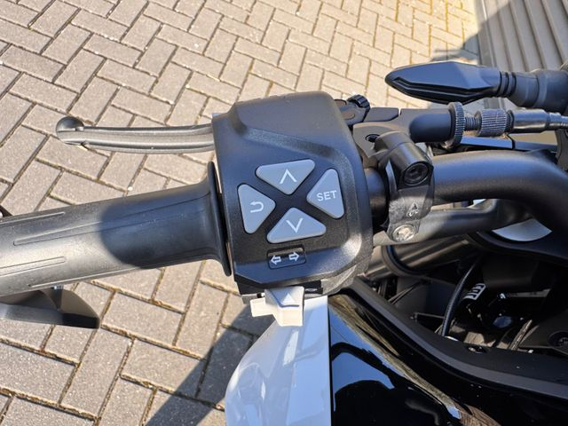 Hauptbild bild 9 KTM Duke 790 L kurzes Heck | IX Race Auspuff