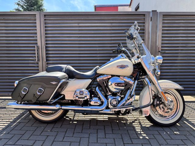 Hauptbild bild 1 HARLEY DAVIDSON FLHRC Road King Classic nur 10631 km