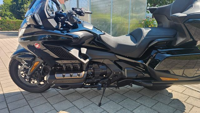 Hauptbild bild 17 HONDA GL 1800 Goldwing Tour  | nur 1334 km !