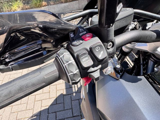 Hauptbild bild 2 BMW R1250GS Triple Black alle Pakete ESA