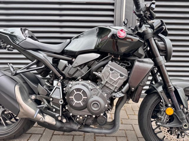 Hauptbild bild 61 HONDA CB 1000 RA SC 80 Black Edition | nur 3056 km