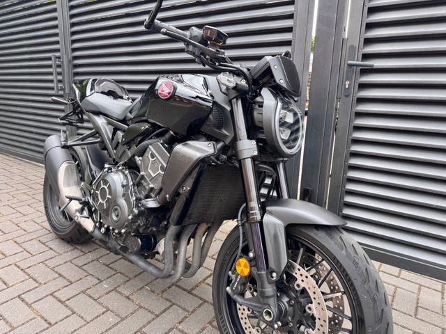 Hauptbild bild 4 HONDA CB 1000 RA SC 80 Black Edition | nur 3056 km