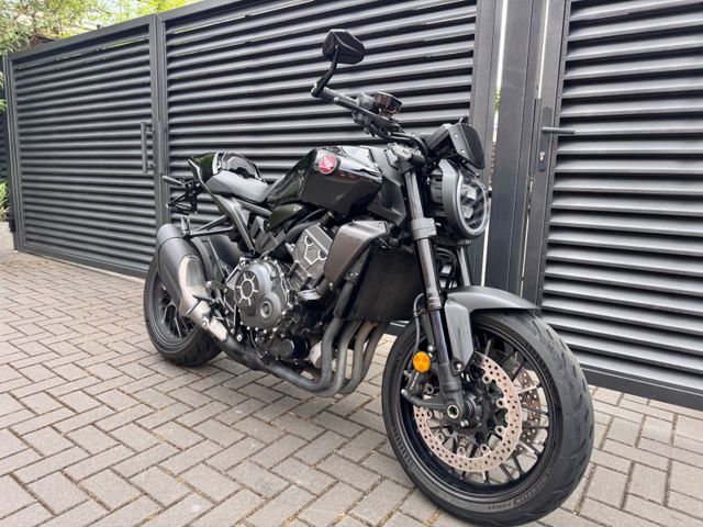 Hauptbild bild 1 HONDA CB 1000 RA SC 80 Black Edition | nur 3056 km