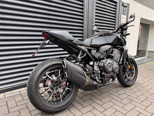 Hauptbild bild 74 HONDA CB 1000 RA SC 80 Black Edition | nur 3056 km