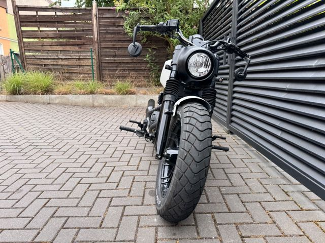 Hauptbild bild 12 INDIAN Scout Bobber 1133 |  Jekill&Hide | Fußrasten vor