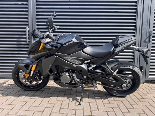 Hauptbild bild 32 SUZUKI GSX-S1000 black | nur 4408 km | Erstbesitz