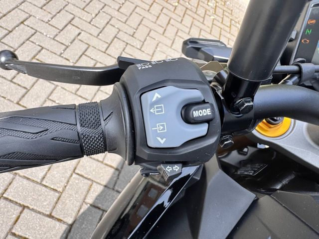 Hauptbild bild 91 SUZUKI GSX-S1000 black | nur 4408 km | Erstbesitz