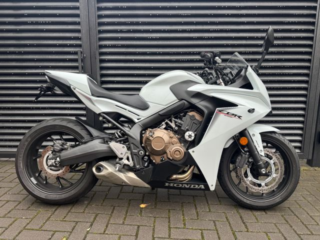 Hauptbild bild 1 HONDA CBR650 FA nur 10568 km