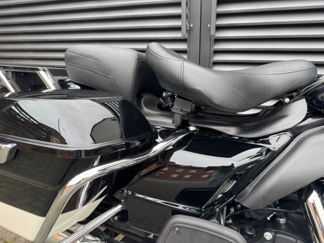 Hauptbild bild 21 HARLEY DAVIDSON FLHTP Electra Glide Police 114