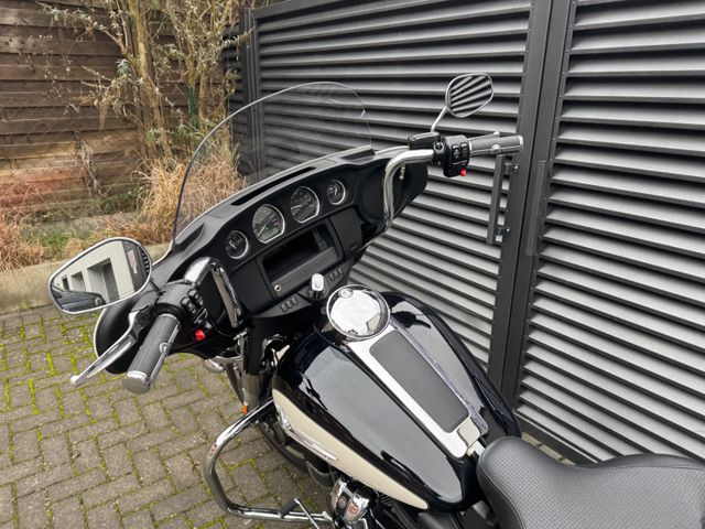 Hauptbild bild 19 HARLEY DAVIDSON FLHTP Electra Glide Police 114