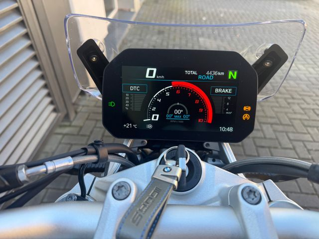 Hauptbild bild 10 BMW R 1250r Triple Black nur 4335 km | Koffer
