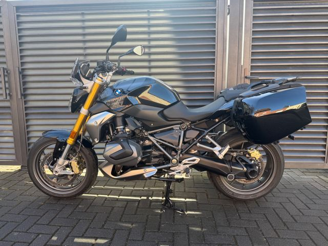Hauptbild bild 4 BMW R 1250r Triple Black nur 4335 km | Koffer