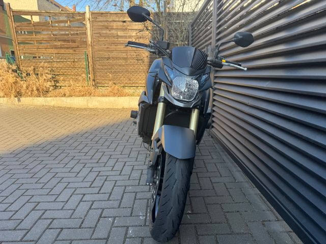 Hauptbild bild 3 SUZUKI GSR 750A | nur 12000km |  IXIL