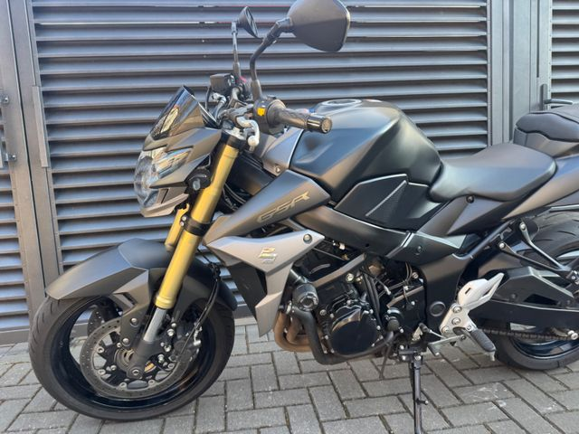 Hauptbild bild 15 SUZUKI GSR 750A | nur 12000km |  IXIL