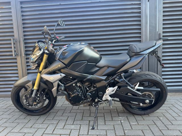 Hauptbild bild 14 SUZUKI GSR 750A | nur 12000km |  IXIL