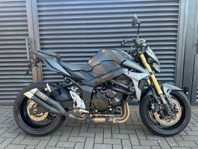 Hauptbild bild 1 SUZUKI GSR 750A | nur 12000km |  IXIL