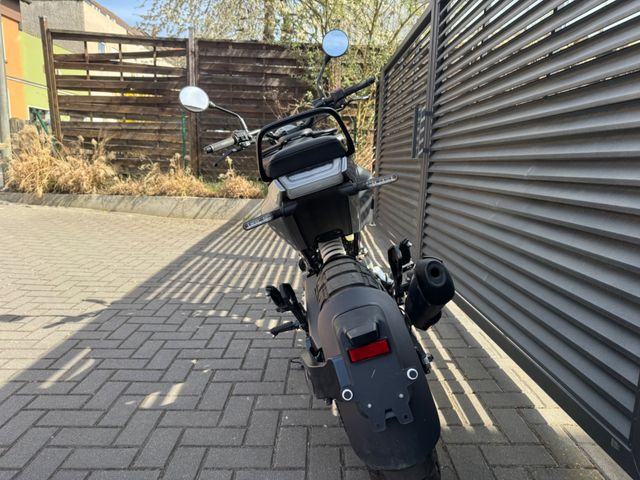 Hauptbild bild 7 HUSQVARNA Svartpilen 125 ABS B196 nur 3519 km