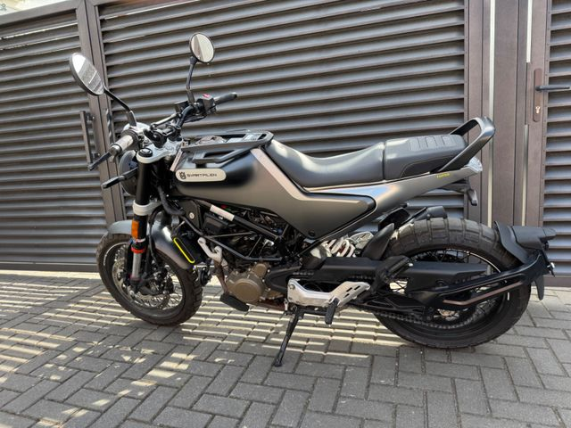 Hauptbild bild 9 HUSQVARNA Svartpilen 125 ABS B196 nur 3519 km