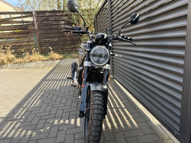 Hauptbild bild 2 HUSQVARNA Svartpilen 125 ABS B196 nur 3519 km