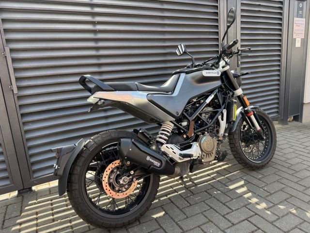 Hauptbild bild 1 HUSQVARNA Svartpilen 125 ABS B196 nur 3519 km