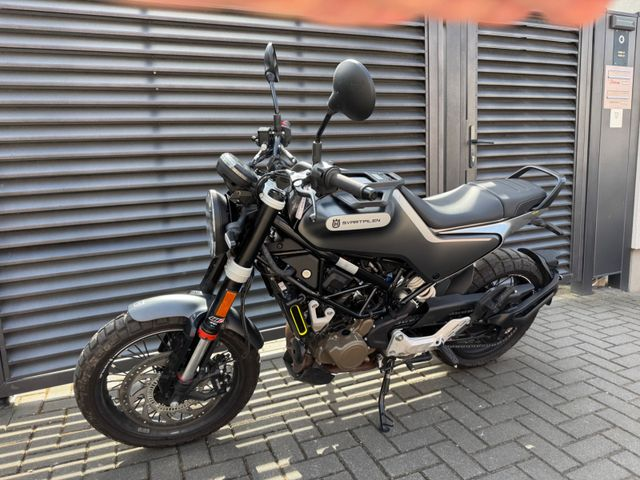 Hauptbild bild 4 HUSQVARNA Svartpilen 125 ABS B196 nur 3519 km