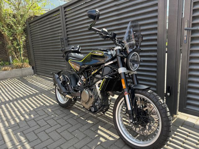 Hauptbild bild 3 HUSQVARNA Svartpilen 401  nur 3219 km