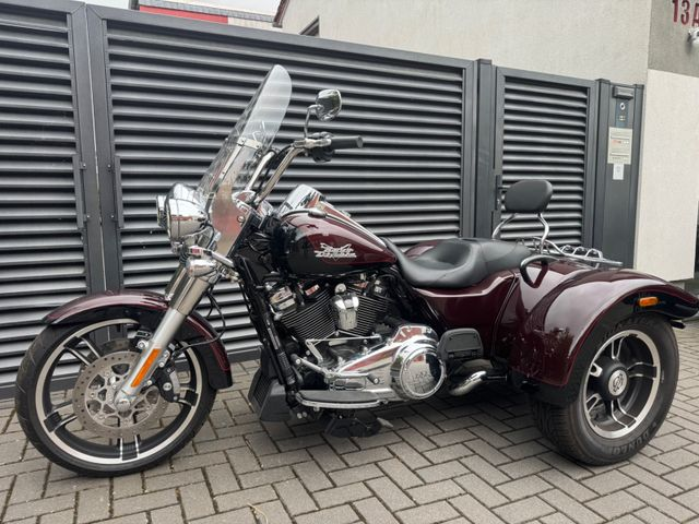 Hauptbild bild 8 HARLEY DAVIDSON FLRT 114 Freewheeler nur 1592 km WIE NEU