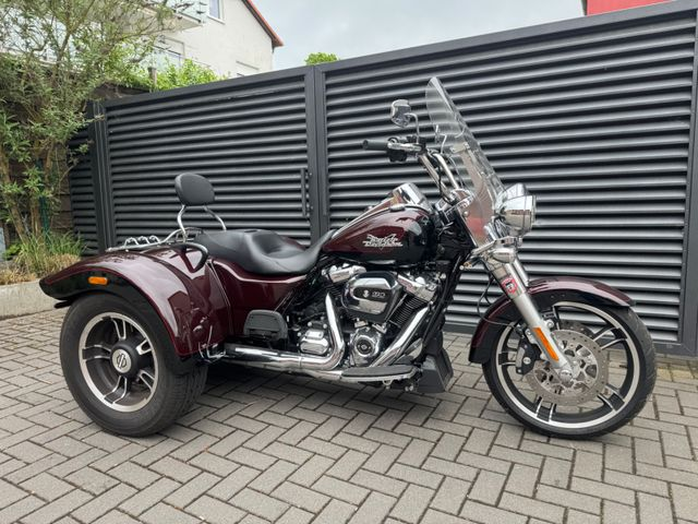 Hauptbild bild 1 HARLEY DAVIDSON FLRT 114 Freewheeler nur 1592 km WIE NEU