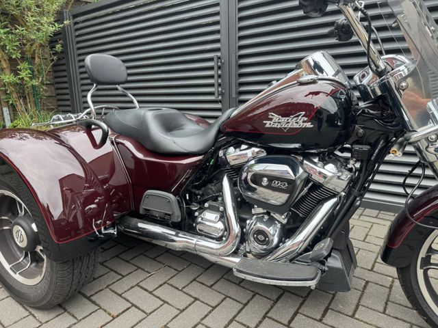Hauptbild bild 14 HARLEY DAVIDSON FLRT 114 Freewheeler nur 1592 km WIE NEU