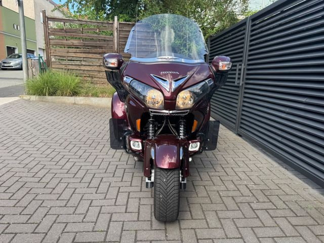 Hauptbild bild 46 HONDA GL1800 EML Martinique Trike SC 68