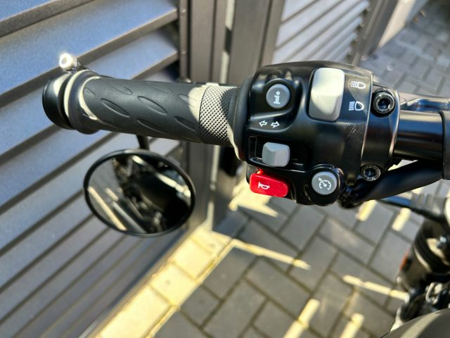 Hauptbild bild 5 TRIUMPH T120 Bonneville Bobber Black | nur 2318 km