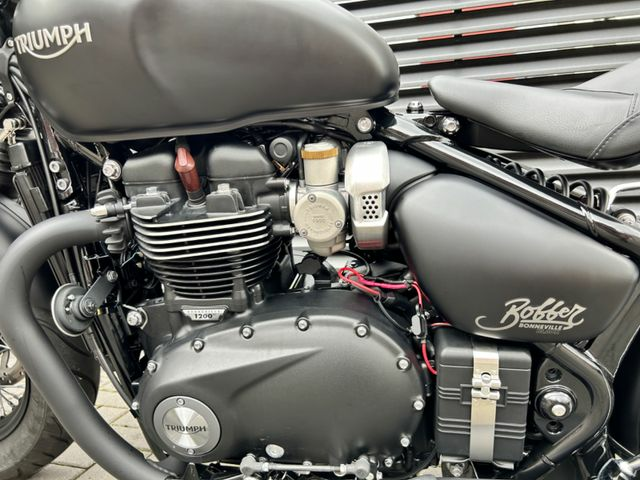 Hauptbild bild 17 TRIUMPH T120 Bonneville Bobber Black nur 1671 km