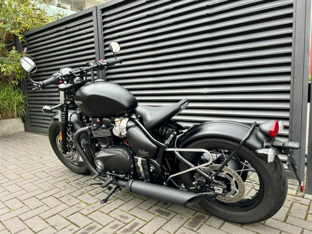 Hauptbild bild 14 TRIUMPH T120 Bonneville Bobber Black nur 1671 km