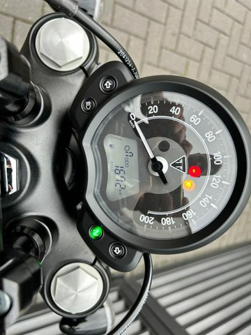 Hauptbild bild 10 TRIUMPH T120 Bonneville Bobber Black nur 1671 km