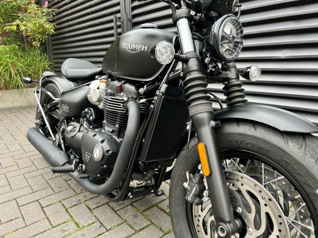 Hauptbild bild 26 TRIUMPH T120 Bonneville Bobber Black nur 1671 km