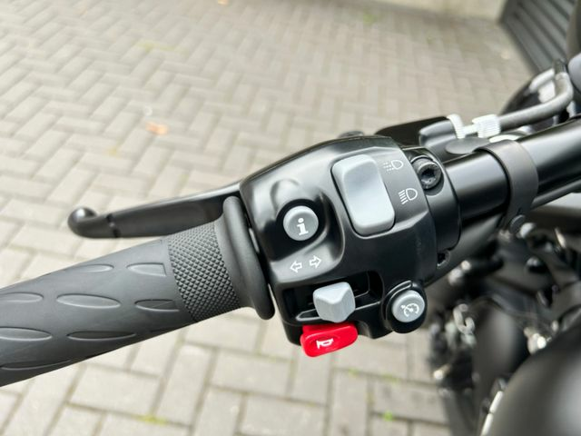 Hauptbild bild 12 TRIUMPH T120 Bonneville Bobber Black nur 1671 km