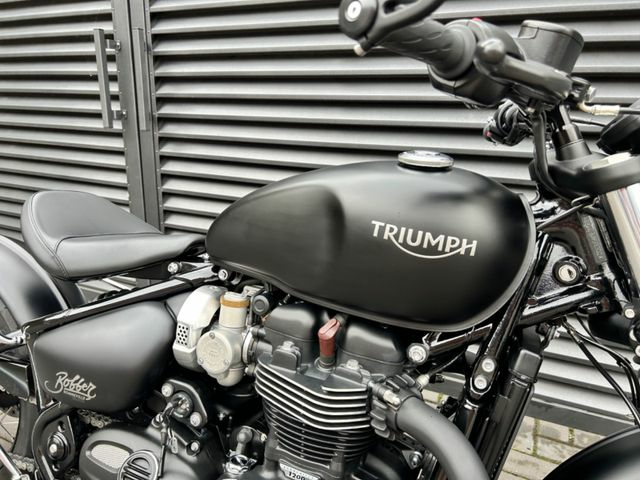 Hauptbild bild 2 TRIUMPH T120 Bonneville Bobber Black nur 1671 km