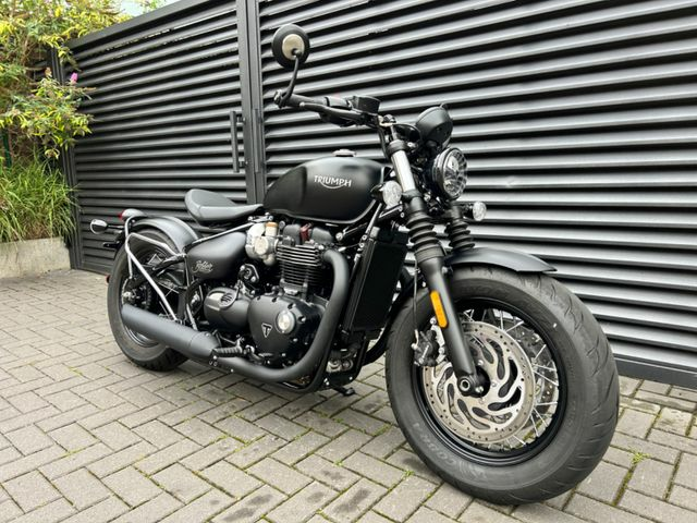 Hauptbild bild 3 TRIUMPH T120 Bonneville Bobber Black nur 1671 km