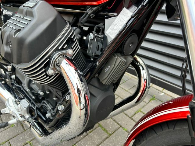 Hauptbild bild 150 MOTO GUZZI V9 Roamer | Agostini Slip On