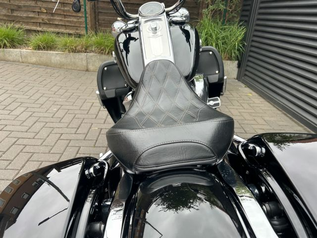 Hauptbild bild 19 HARLEY DAVIDSON Road King 107 | Jekill & Hyde