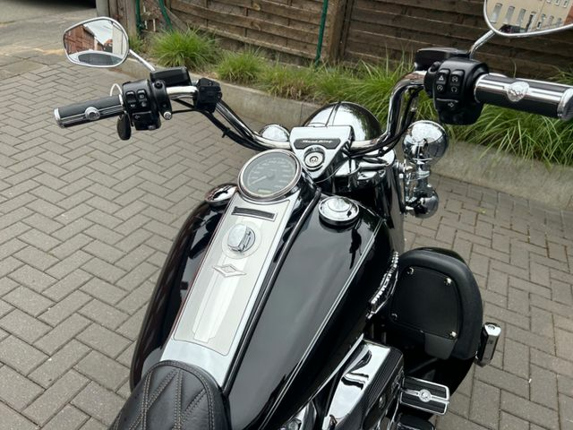 Hauptbild bild 16 HARLEY DAVIDSON Road King 107 | Jekill & Hyde