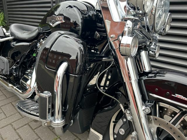 Hauptbild bild 13 HARLEY DAVIDSON Road King 107 | Jekill & Hyde
