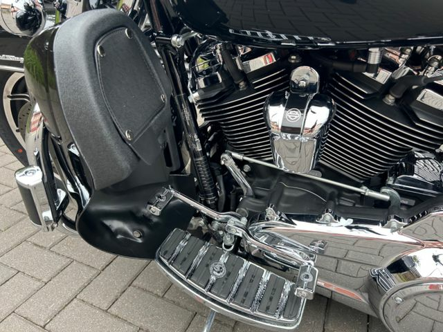 Hauptbild bild 22 HARLEY DAVIDSON Road King 107 | Jekill & Hyde